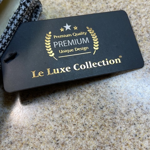 HOUNDSTOOTH GLOVES 🧤 BEIGE BLACK / WHITE LOVE ❤️ THE LITTLE TOUCH HOUNDSTOOTH. - Picture 6 of 9